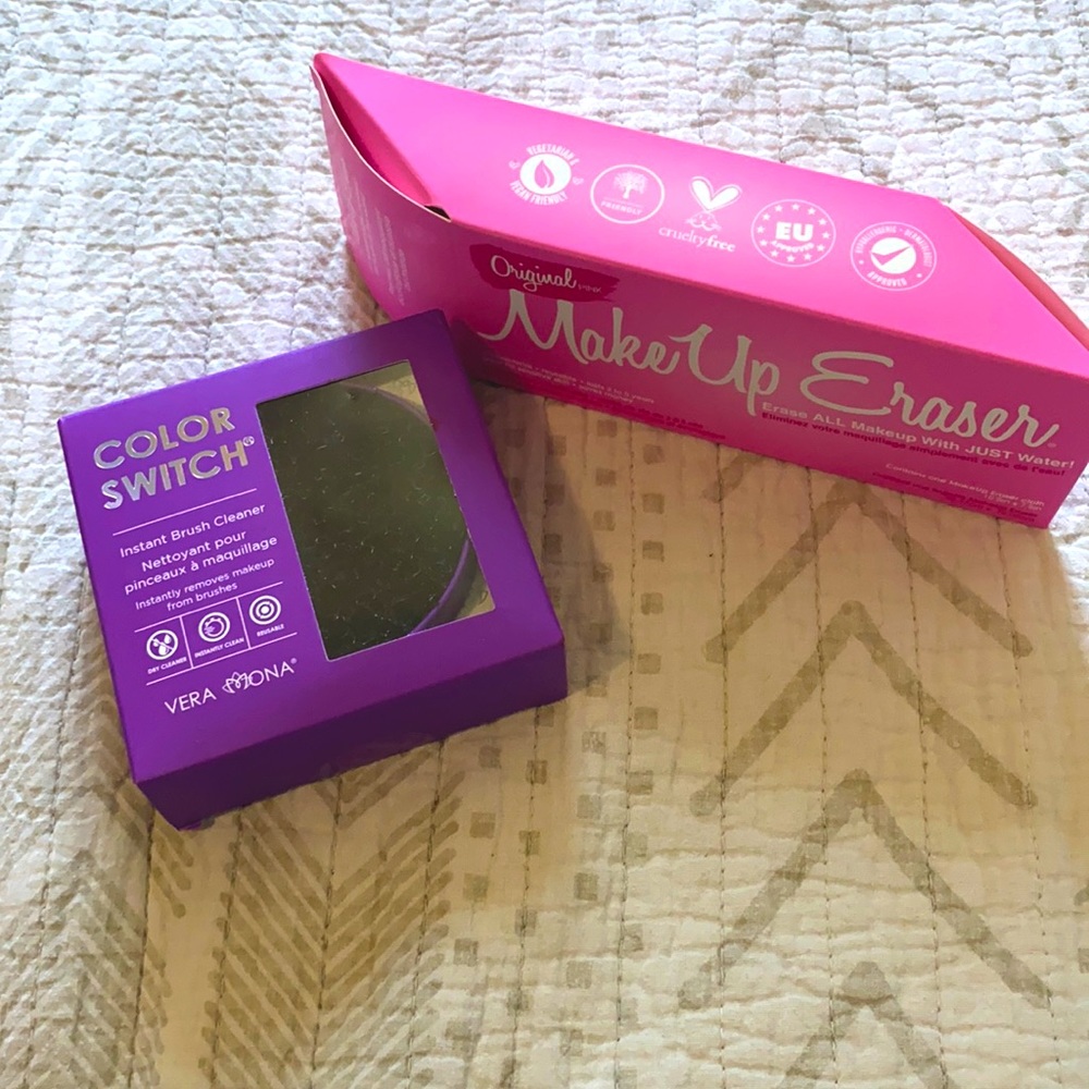 Make Up Eraser Towel & Instant Brush Cleaner💄